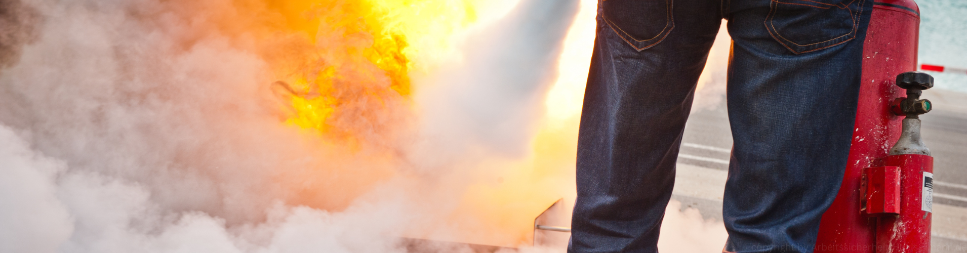 Brandschutzhelfer bei Löschübung